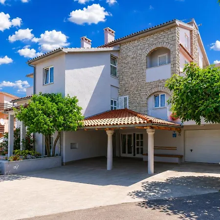 Bella Mare 1 Bedroom Terrace A5 شقة *